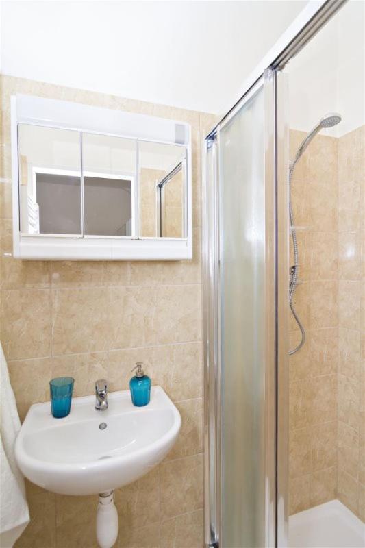 Apartments With 2 Bathrooms- 5 Minutes From Old Town - 102 M2 Praga Exterior foto